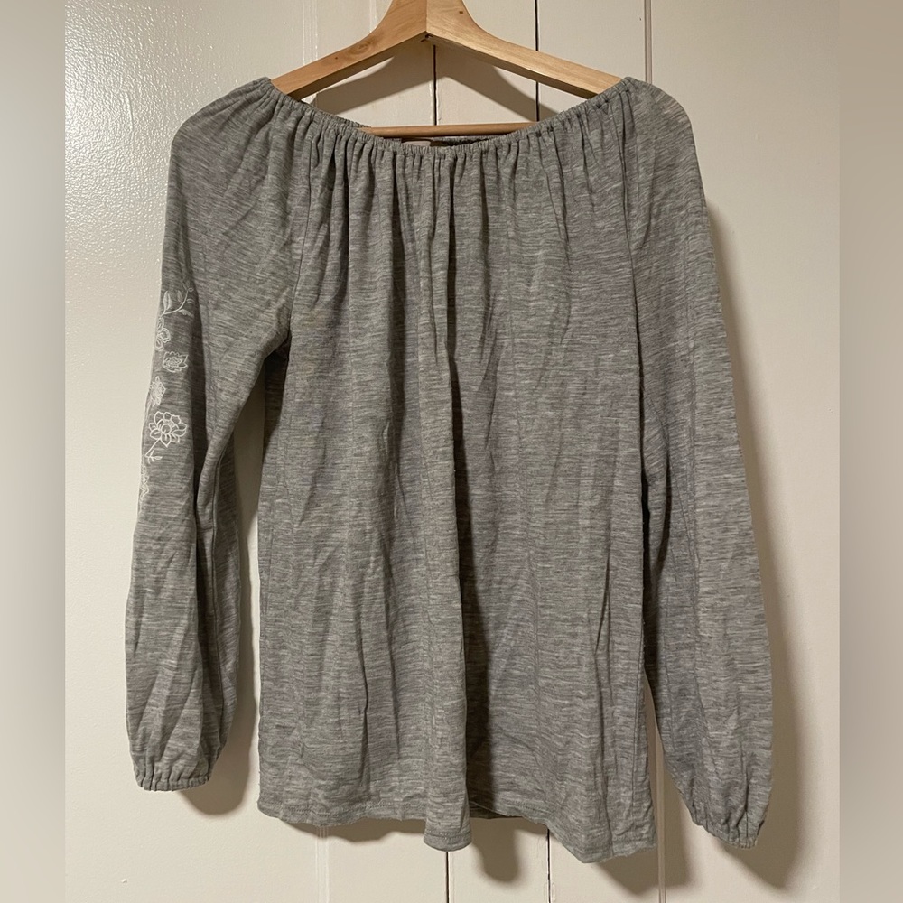LOFT: gray long sleeve top with white floral embroidery on sleeves